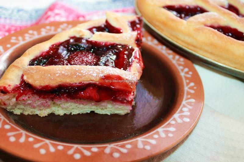 Пирог с ягодами очень вкусное блюдо