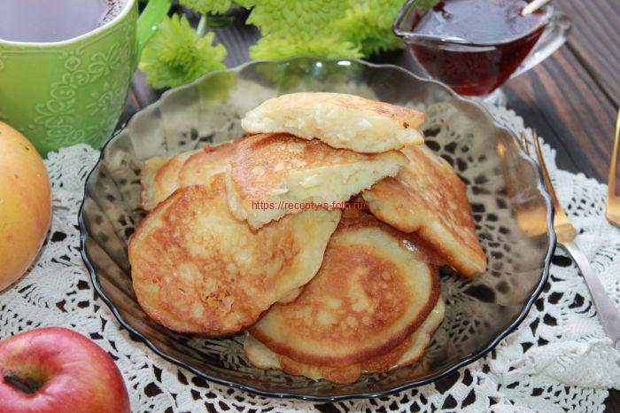 Оладьи с яблоками на кефире