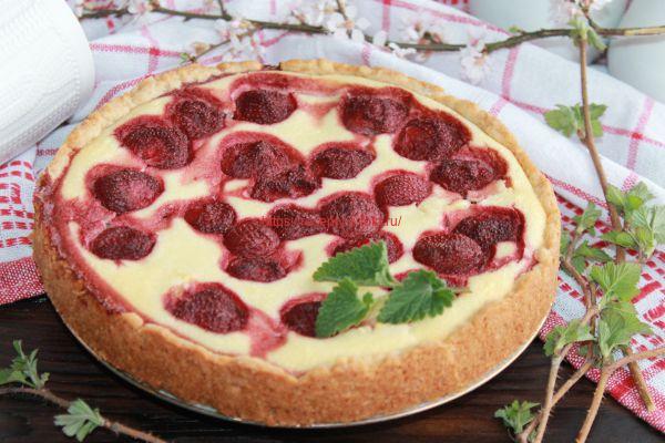 Пирог с замороженной клубникой