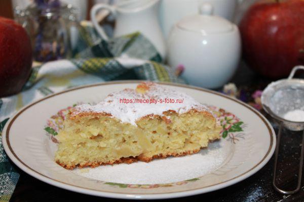 Творожный пирог с яблоками